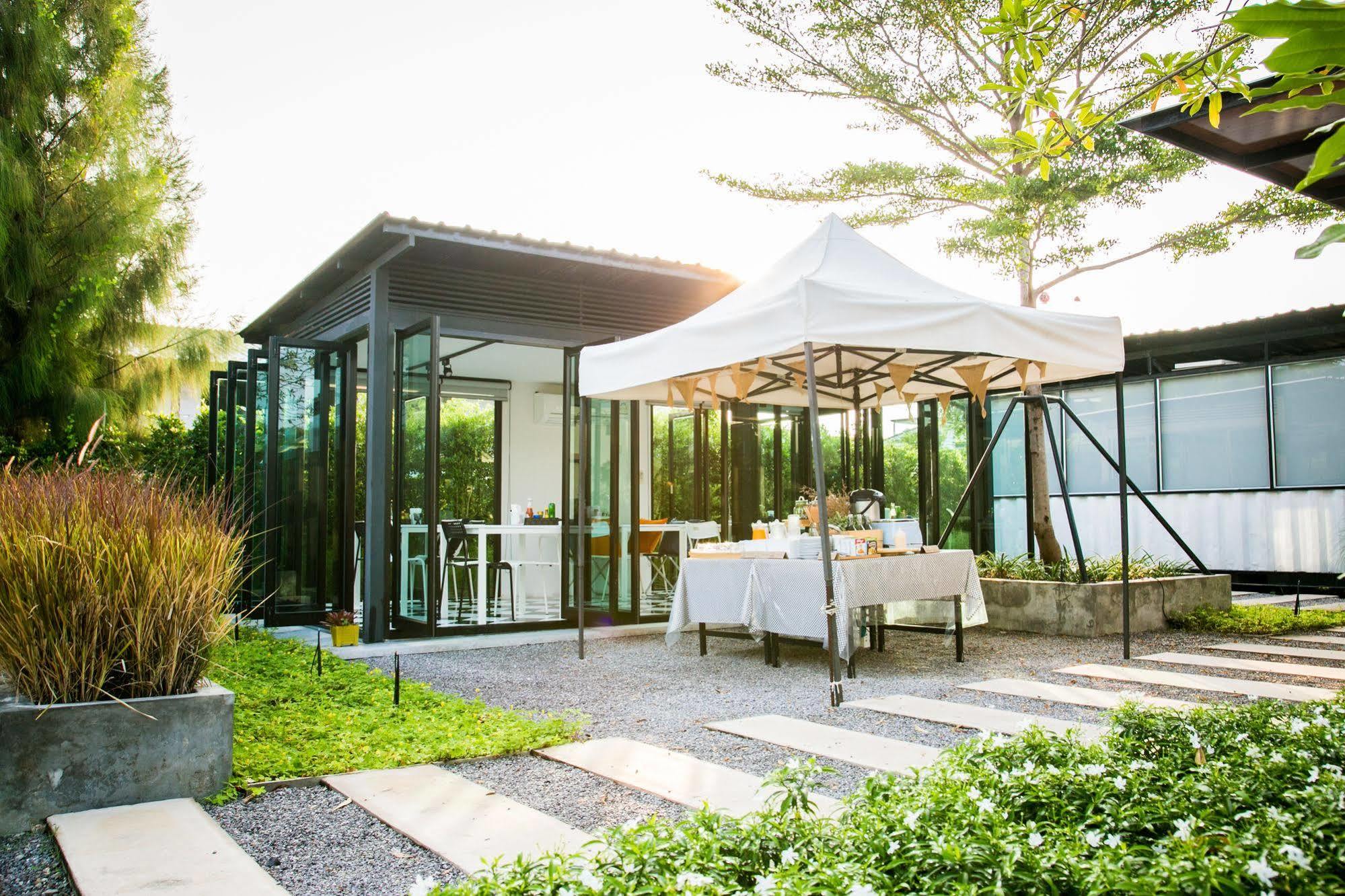The Restro Hua Hin Exterior foto